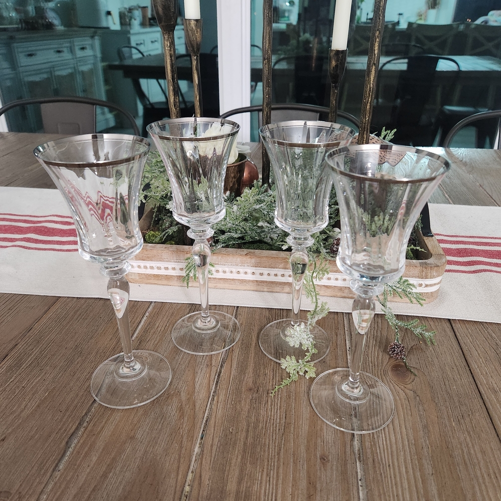 Mikasa Elegant Clear Glass Wine Goblets
